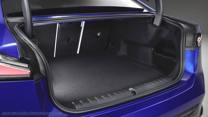 BMW i3 2026 boot space