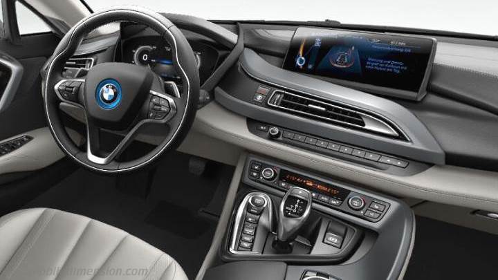 BMW i8 2014 instrumentbräda