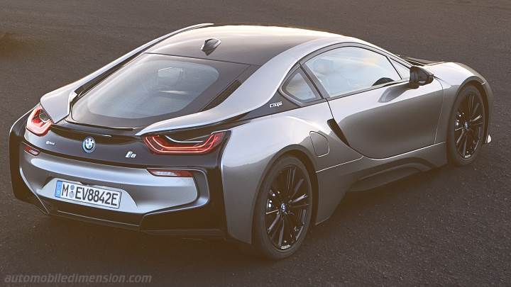 BMW i8 Coupe 2018 boot space