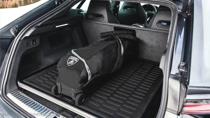 Lamborghini Urus S 2025 boot space