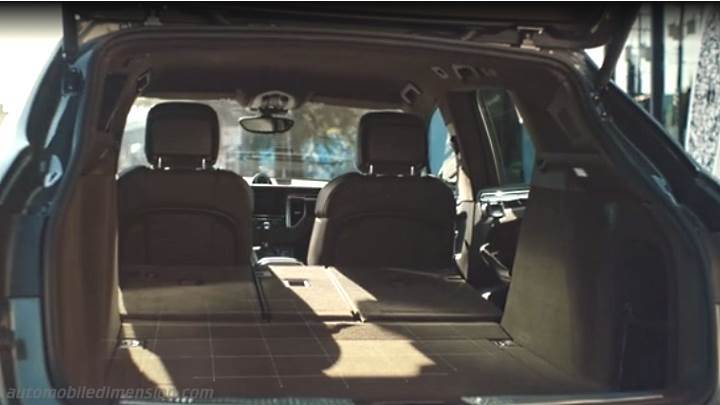 Porsche Macan 2014 boot space