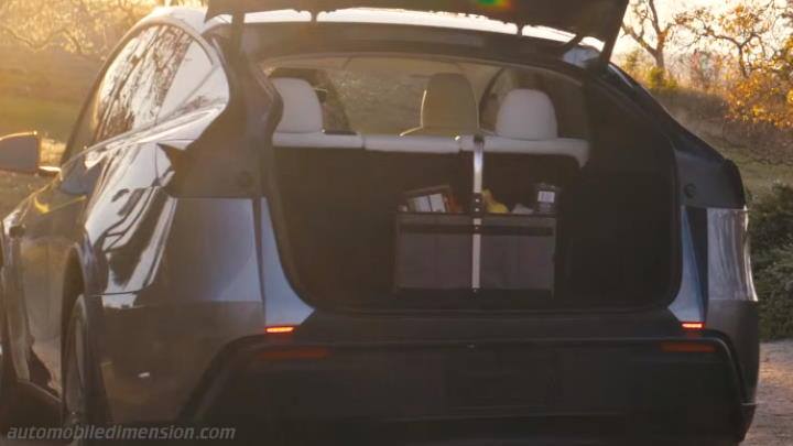 Tesla Model Y 2025 boot space